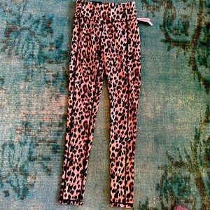 Victoria’s Secret incredible essential leggings
